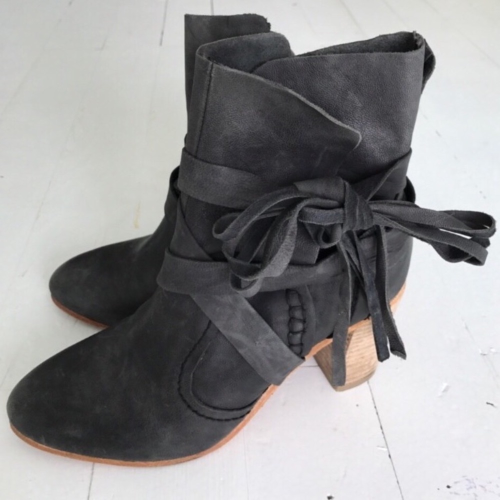 Free People Seven Wonders Booties - Sz 8/38